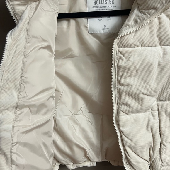 Hollister Off-White Quilted Vest - Picture 8 of 8
